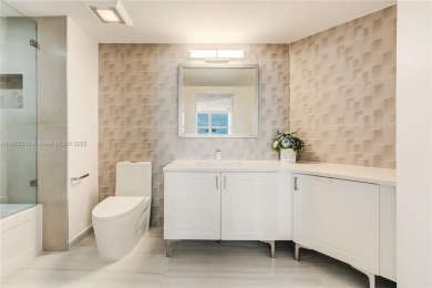 DISCOVER LUXURY LIVING IN THE HEART OF AVENTURA, FLORIDA! THIS on Turnberry Isle Resort and Club in Florida - for sale on GolfHomes.com, golf home, golf lot