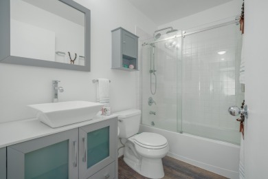 Looking for a pristine 2 bedroom condo? Look no further! This on Waikoloa Village Golf Club in Hawaii - for sale on GolfHomes.com, golf home, golf lot
