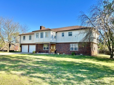 Welcome to your new oasis! This stunning home offers an on Monticello Country Club in Kentucky - for sale on GolfHomes.com, golf home, golf lot