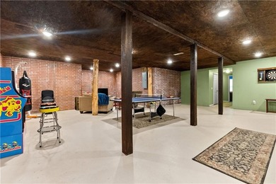 Spacious 5-bedroom, 3-bath home in Diamond City, AR offering 4 on Diamond Hills Country Club in Arkansas - for sale on GolfHomes.com, golf home, golf lot