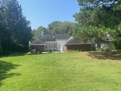 Exceptional one level home on 15th fairway of Stonebridge Golf on Stonebridge Golf Club in Tennessee - for sale on GolfHomes.com, golf home, golf lot
