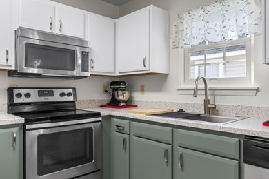 Cul-de-Sac Comfort with Rare Garage & Driveway -- Updated 3BR in on Heron Point Golf Club in South Carolina - for sale on GolfHomes.com, golf home, golf lot