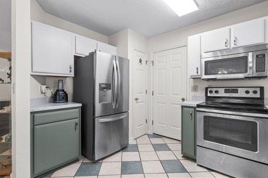 Cul-de-Sac Comfort with Rare Garage & Driveway -- Updated 3BR in on Heron Point Golf Club in South Carolina - for sale on GolfHomes.com, golf home, golf lot