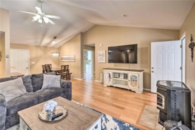 **Charming Corner-Lot Home in Holiday Island - A Successful on Holiday Island Executive Golf Course in Arkansas - for sale on GolfHomes.com, golf home, golf lot