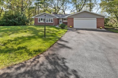 UPDATED ALL BRICK RANCH HOME ON ALMOST 1/2 ACRE PRIVATE LOT*FULL on Olympia Fields Country Club in Illinois - for sale on GolfHomes.com, golf home, golf lot