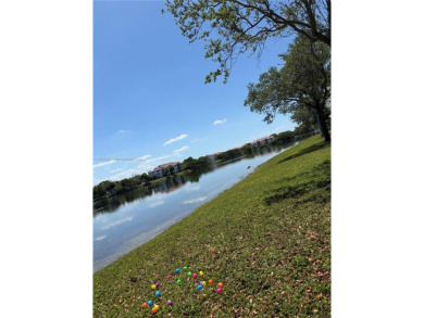 Freshly painted 1-bedroom, 1-bathroom condo located on the on Sunrise Lakes Phase III in Florida - for sale on GolfHomes.com, golf home, golf lot