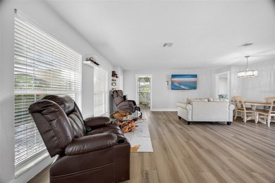 PUNTA GORDA ISLES! PRICED TO SELL 2-BEDROOM, 2-BATH HOME, 2-CAR on Saint Andrews South Golf Club in Florida - for sale on GolfHomes.com, golf home, golf lot