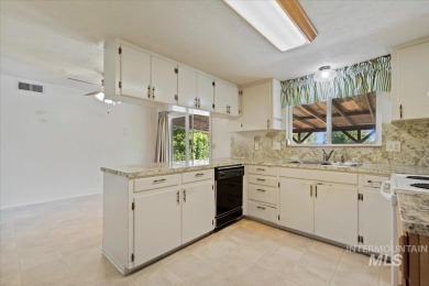 Quality construction, Wide open floor plan, lots of bedrooms on Purple Sage Golf Course in Idaho - for sale on GolfHomes.com, golf home, golf lot