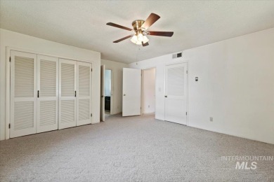 Quality construction, Wide open floor plan, lots of bedrooms on Purple Sage Golf Course in Idaho - for sale on GolfHomes.com, golf home, golf lot