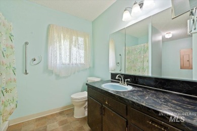 Quality construction, Wide open floor plan, lots of bedrooms on Purple Sage Golf Course in Idaho - for sale on GolfHomes.com, golf home, golf lot
