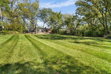 UPDATED ALL BRICK RANCH HOME ON ALMOST 1/2 ACRE PRIVATE LOT*FULL on Olympia Fields Country Club in Illinois - for sale on GolfHomes.com, golf home, golf lot