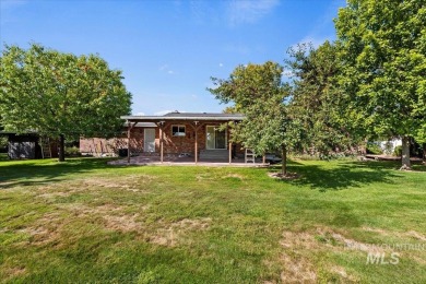 Quality construction, Wide open floor plan, lots of bedrooms on Purple Sage Golf Course in Idaho - for sale on GolfHomes.com, golf home, golf lot