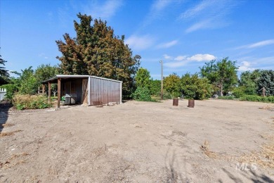 Quality construction, Wide open floor plan, lots of bedrooms on Purple Sage Golf Course in Idaho - for sale on GolfHomes.com, golf home, golf lot