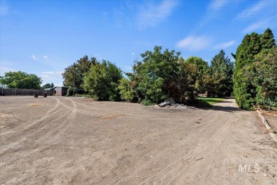 Quality construction, Wide open floor plan, lots of bedrooms on Purple Sage Golf Course in Idaho - for sale on GolfHomes.com, golf home, golf lot