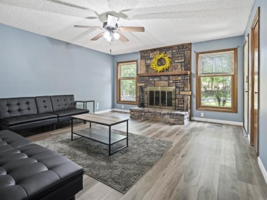 NICE ONE LEVEL 3 BEDROOM 2BATH NEWLY REMODELED!! LEVEL LOT!  New on DeSoto Golf Course in Arkansas - for sale on GolfHomes.com, golf home, golf lot