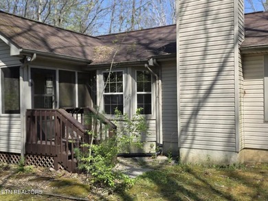 Beautiful 3-bedroom, 2-bath home in the heart of Fairfield Glade on Stonehenge Golf Course in Tennessee - for sale on GolfHomes.com, golf home, golf lot