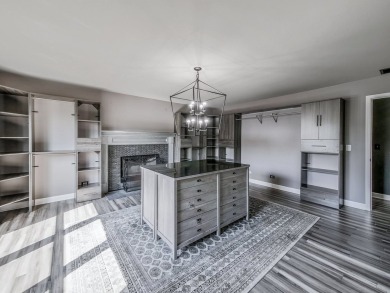 Privacy and luxury at 2 Twelve Lakes Ct in the Boulder Ridge on Boulder Ridge Country Club in Illinois - for sale on GolfHomes.com, golf home, golf lot