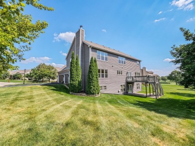 Privacy and luxury at 2 Twelve Lakes Ct in the Boulder Ridge on Boulder Ridge Country Club in Illinois - for sale on GolfHomes.com, golf home, golf lot