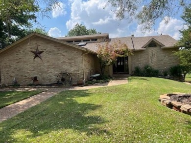 True diamond in the rough!  A fixer upper on Trophy Club CC on Trophy Club of Dallas in Texas - for sale on GolfHomes.com, golf home, golf lot