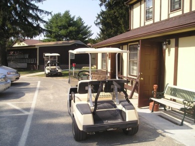 This 2nd fl condo at Royal Crest Country Club is move-in ready on Royal Crest Country Club in Massachusetts - for sale on GolfHomes.com, golf home, golf lot