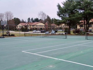 This 2nd fl condo at Royal Crest Country Club is move-in ready on Royal Crest Country Club in Massachusetts - for sale on GolfHomes.com, golf home, golf lot