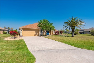 Welcome to this stunning 3-bedroom, 2-bath home located in the on Kingsway Country Club in Florida - for sale on GolfHomes.com, golf home, golf lot