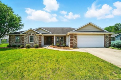 Nice open floor plan in this 3 bedroom, 2 bath home that offers on Stonehenge Golf Club in Indiana - for sale on GolfHomes.com, golf home, golf lot