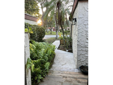 Beautiful and updated 2BR/1.5BA villa with 1-car garage anda NEW on Colony West Country Club in Florida - for sale on GolfHomes.com, golf home, golf lot