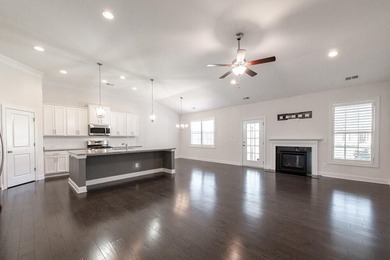 This 3 bedroom, 3 full bathroom residence is absolutely lovely on Mount Vintage Plantation and Golf Club  in South Carolina - for sale on GolfHomes.com, golf home, golf lot