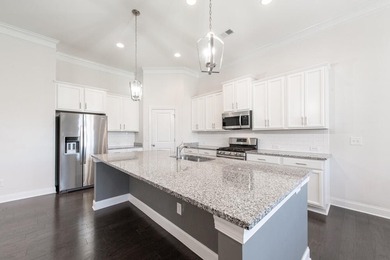 This 3 bedroom, 3 full bathroom residence is absolutely lovely on Mount Vintage Plantation and Golf Club  in South Carolina - for sale on GolfHomes.com, golf home, golf lot