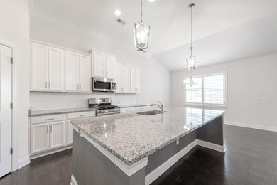 This 3 bedroom, 3 full bathroom residence is absolutely lovely on Mount Vintage Plantation and Golf Club  in South Carolina - for sale on GolfHomes.com, golf home, golf lot