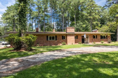 Check out this 3 bedroom 2 bathroom brick home located in on Washington Yacht and Country Club in North Carolina - for sale on GolfHomes.com, golf home, golf lot