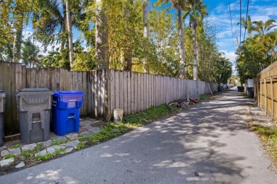 Meticulously kept home. Lovingly cared for by same owner for 28 on Hollywood Beach Golf and Country Club in Florida - for sale on GolfHomes.com, golf home, golf lot