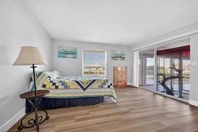 PUNTA GORDA ISLES! PRICED TO SELL 2-BEDROOM, 2-BATH HOME, 2-CAR on Saint Andrews South Golf Club in Florida - for sale on GolfHomes.com, golf home, golf lot