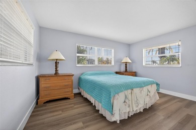 PUNTA GORDA ISLES! PRICED TO SELL 2-BEDROOM, 2-BATH HOME, 2-CAR on Saint Andrews South Golf Club in Florida - for sale on GolfHomes.com, golf home, golf lot