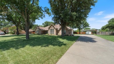 Charming 3-bedroom custom home with recent updates near the on Creekview Golf Club in Texas - for sale on GolfHomes.com, golf home, golf lot