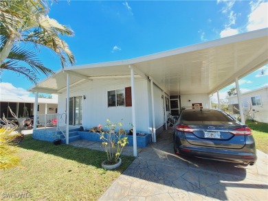 WATERFRONT COMMUNITY - MEMBERSHIP SHARE INCLUDED - AMAZING PRICE on Riverbend Golf and Country Club in Florida - for sale on GolfHomes.com, golf home, golf lot