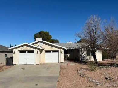 3 bedroom, 2 bath stucco home with attached 2-car garage on a on Valle Vista Golf Course in Arizona - for sale on GolfHomes.com, golf home, golf lot