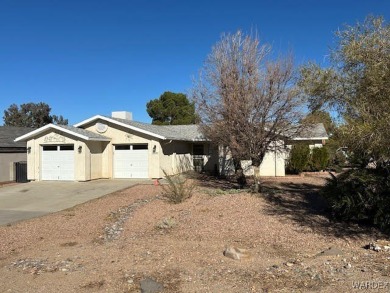 3 bedroom, 2 bath stucco home with attached 2-car garage on a on Valle Vista Golf Course in Arizona - for sale on GolfHomes.com, golf home, golf lot