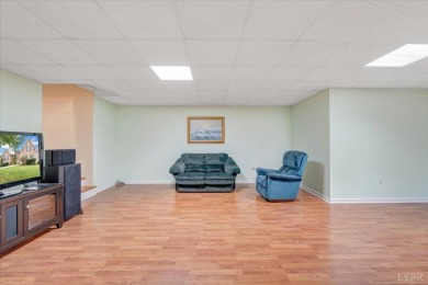 Beautiful one-level home in sought after Somerset Meadows on London Downs Golf Club in Virginia - for sale on GolfHomes.com, golf home, golf lot