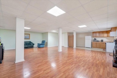 Beautiful one-level home in sought after Somerset Meadows on London Downs Golf Club in Virginia - for sale on GolfHomes.com, golf home, golf lot