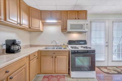 Beautiful one-level home in sought after Somerset Meadows on London Downs Golf Club in Virginia - for sale on GolfHomes.com, golf home, golf lot