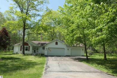 Welcome to this cozy 3-bedroom 2-bath home in Canadian Lakes on Canadian Lakes Country Club-The Royal Course in Michigan - for sale on GolfHomes.com, golf home, golf lot