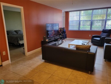 Lovely, Spacious, Immaculate 1 Bedroom + 2 bath condo in Gated on Pembroke Lakes Golf Club in Florida - for sale on GolfHomes.com, golf home, golf lot