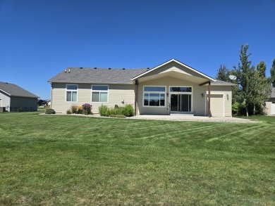 This home is like new.  It was a stopover place for the Owners on Deer Park Golf Club in Washington - for sale on GolfHomes.com, golf home, golf lot
