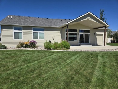 This home is like new.  It was a stopover place for the Owners on Deer Park Golf Club in Washington - for sale on GolfHomes.com, golf home, golf lot