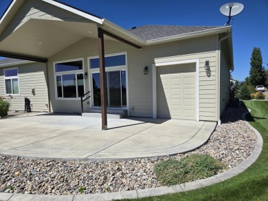 This home is like new.  It was a stopover place for the Owners on Deer Park Golf Club in Washington - for sale on GolfHomes.com, golf home, golf lot