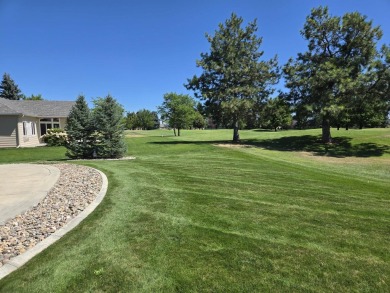 This home is like new.  It was a stopover place for the Owners on Deer Park Golf Club in Washington - for sale on GolfHomes.com, golf home, golf lot