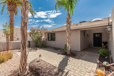 Beautifully updated 2BR, 2BA + Den Maya floor plan in the active on Cottonwood Country Club in Arizona - for sale on GolfHomes.com, golf home, golf lot