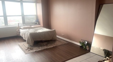 This south-facing bright 550 square foot studio has location on Sydney R. Marovitz Golf Course in Illinois - for sale on GolfHomes.com, golf home, golf lot